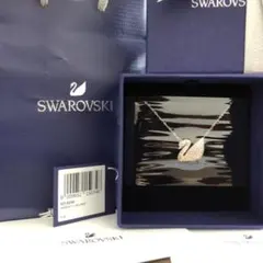 Swarovski スワロフスキー Iconic Swan ペンダント
