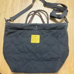 Kiu キルティングパデッドトートバッグ ブラック