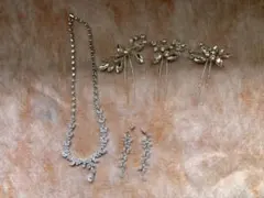 ウェディング　ネックレス＆ピアス&ヘアアクセ
