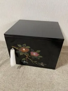漆塗り 花柄 小物入れ 三段引き出し
