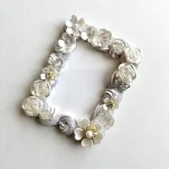 【No.300】ホイップデコ　トレカケース　硬質ケース　グレー　白　薔薇　花　蝶