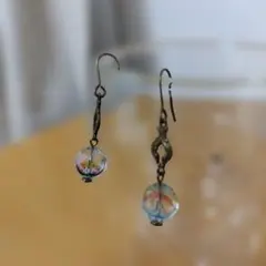 アンティーク　アイリスガラス　ピアス　レインボーカラー