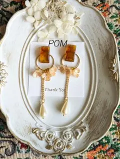 ハンドメイド 小花 ゆらゆら パール ピアス イヤリングR-808