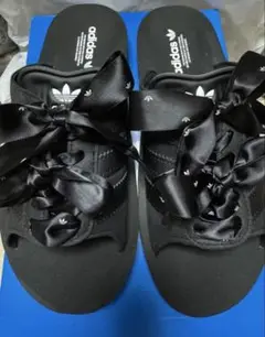 adidas ガゼルビーチサンダル サンダル　リボン付き　24.5