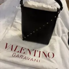 VALENTINO ブラックレザーショルダーバッグ