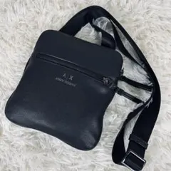 美品　アルマーニエクスチェンジ　メンズ　ショルダーバッグ　レザー　ブラック