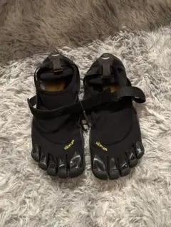 Vibram 5本指トレーニングシューズ ブラック/イエロー 28cm - メルカリ