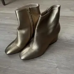 未使用　フェラガモ　ゴールド　ショートブーツ　22.5センチ