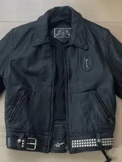 黒レザーライダースジャケット スタッズ付き