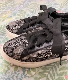 TOCCA ブラックレース スニーカーのサムネイル