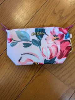 Cath Kidston ポーチ 花柄　未使用のサムネイル