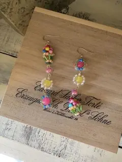 アメリカンなカラフルカップケーキのじゃらじゃらピアス ハンドメイド