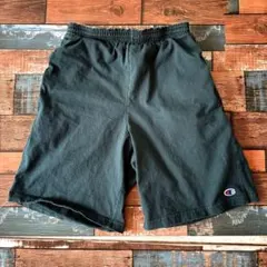 U*v様 チャンピオン　緑グリーン　薄手スウェットパンツ　ショーツ　サイズＭ　メ