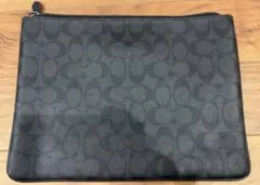 コーチ　coach ブラックレザー クラッチバッグ A4サイズ　シグネチャー柄