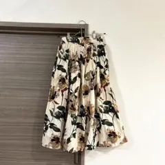 ZARA フラワープリント　スカートのサムネイル