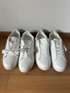 ホワイトカジュアルスニーカー（グリーン・ブラックアクセント）