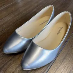 シルバー ポインテッドトゥ スリッポン フラットシューズLサイズ EE中古品美品