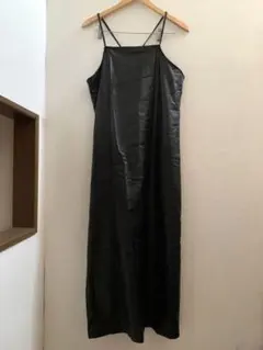 〈匿名配送〉【美品】Gleeful フェイクレザー サロペット ブラック