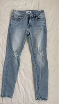 Item thumbnail for item e1a54ad9-04f4-46e9-a2db-39b5209ba861