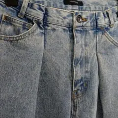 JEANASIS タックデニムワイドパンツ ブルー系　Mサイズのサムネイル