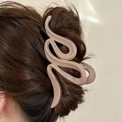 くすみベージュ ヘアクリップ 大きめ バンスクリップ おしゃれ まとめ髪 髪留め