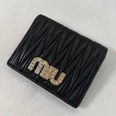 miu miu ミュウミュウ マテラッセ 二つ折り財布 ビジューブラックのサムネイル