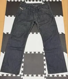 美品 DIESEL LARKEE ストレートジーンズ ３４サイズ