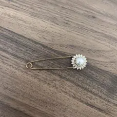 パールブローチ