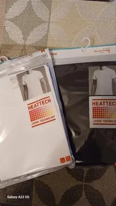 ヒートテック　半袖　白、黒2枚