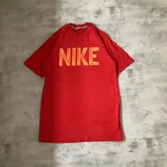 NIKE ナイキ　Tシャツ　トップス　レッド　赤