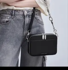 CHARLES & KEITH スクエア ショルダーバッグ ブラック