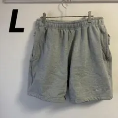 ナイキ ソロ スウッシュ メンズ フレンチ テリー ショートパンツ グレー