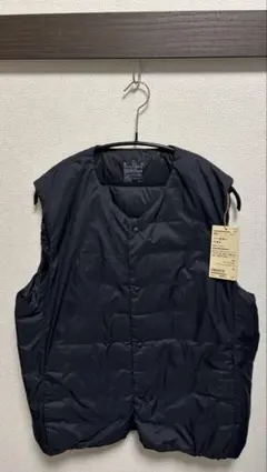 無印　紳士　軽量ダウンポケッタブルノーカラーベスト　ダウンベスト　Lサイズ