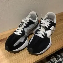 New Balance 327 ニューバランス ブラック スニーカー 23cm