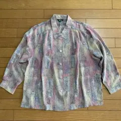 長袖シャツ　ブラウス　多色抽象パターン　前あき　襟付き