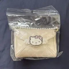ハローキティ　エンジェル　キルティング　パスケース　ホワイトのサムネイル