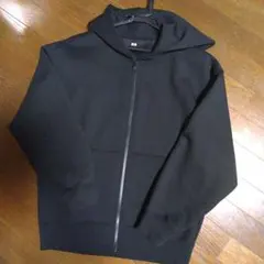 ユニクロ　ドライスウェットリラックスパーカ　Mサイズ