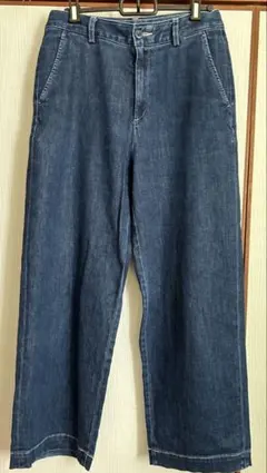 UNIQLO ハイウエストワイドストレートパンツ