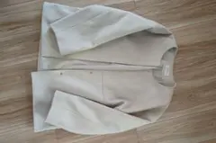 クリーム色 フリースジャケット ボタン付き