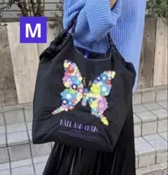 黒色の蝶々花刺繍トートバッグ　平ら編み黒ストラップ付きMサイズ