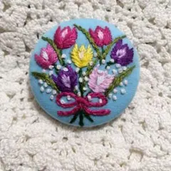 21.刺繍ブローチ　ハンドメイド