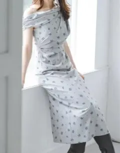 美品✨　SNIDEL フラワープリントドレープワンピース グレー