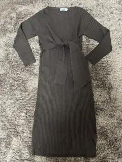 マウジー　アズール　ニットワンピース　ブラウン　茶色　肩あき　リボン