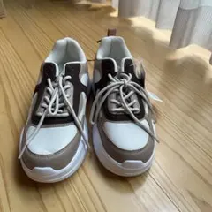 GU WOMENボリュームソールスニーカー 厚底スニーカー ブラウン系配色訳ありのサムネイル