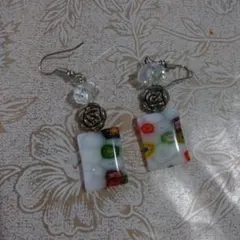 カラフル花模様レジンピアス