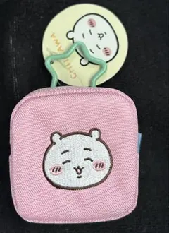 ちいかわ カラビナつき刺繍スクエアミニポーチ