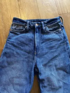 H&M ハイウエストデニムパンツ