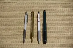 第6弾シャー芯の横にあるクルトガダイブ デンスグリーン - メルカリ