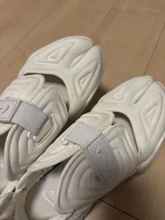 美品 ナイキ ウィメンズ アクアリフト 24.0 ホワイト スポーツサンダル