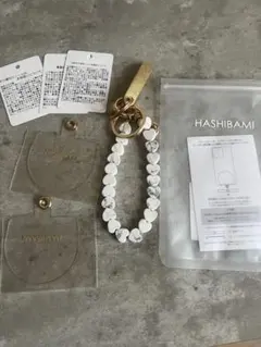 美品　HASHIBAMI天然石 ハート スマホハンドストラップ　（ハウライト）